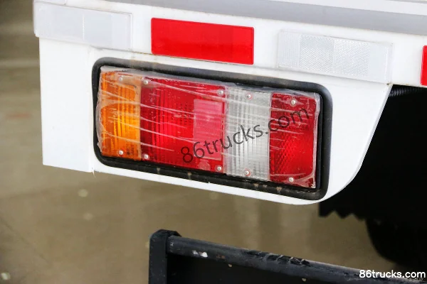 Isuzu M100 120 ch 4X2(6 roues) 4,13 m fourgon monoplace léger (China VI) Carrosserie (2) | 86Trucks