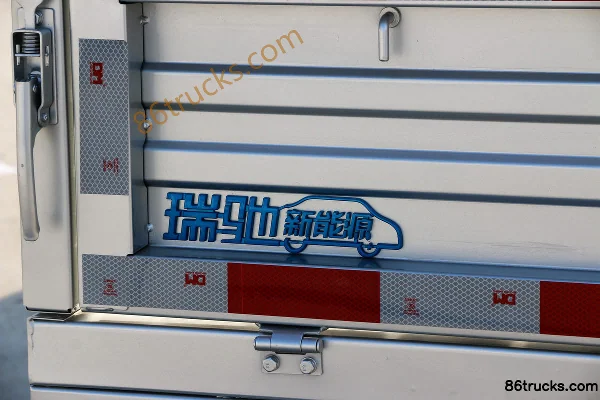 Ruichi EC71L 3,3 T plateau micro camion électrique 3,3 m 50,232 kWh 4X2(6 roues) Carrosserie (2) | 86Trucks