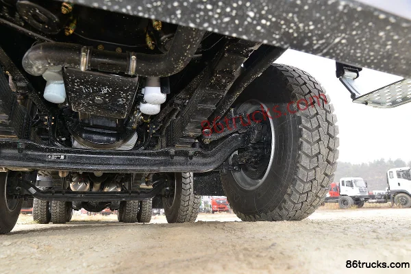 Dongfeng Commercial Vehicle New Tianlong KC Heavy Truck 385 hp 8X4(12 wheels) 6.2m Dump Truck (China VI) Chassis (3) | 86Trucks