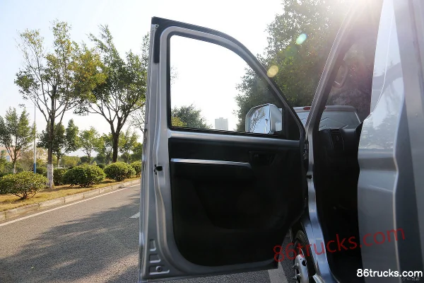 Ruichi ED71 3.5T 3.695m electric van micro truck 60.152kWh 4X2(6 wheels) Interior (1) | 86Trucks
