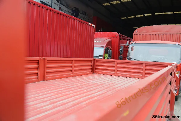 Sinotruk HOWO Zhuimeng 130hp 4X2(6 wheels) 4.15m Single Row Flatbed Light Truck (Ratio 4.875) Body (1) | 86Trucks
