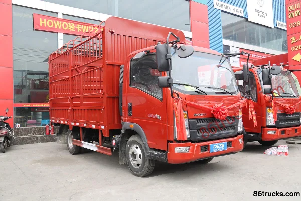 Sinotruk HOWO Dream 150 hp 4X2(6 wheels) 4.15m Single-row Stake Light Truck (China VI) Exterior (2) | 86Trucks