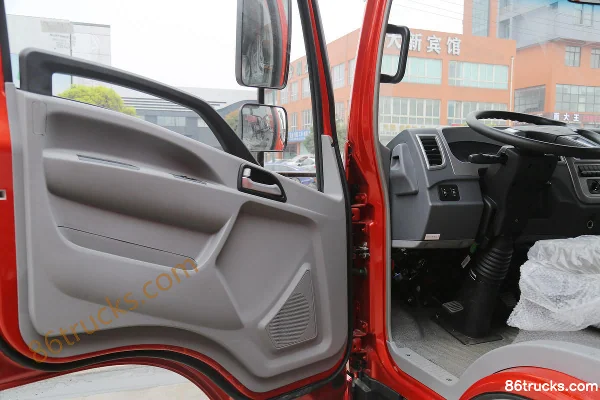 Sinotruk HOWO Dream 150 hp 4X2(6 wheels) 4.15m Single-row Stake Light Truck (China VI) Cab (1) | 86Trucks