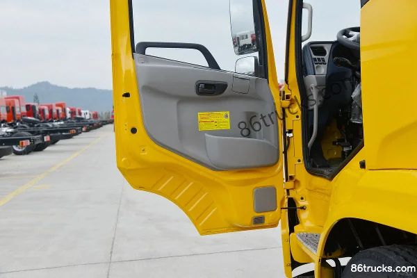 Dongfeng Commercial Vehicle Tianjin VR 210hp 4X2(6 wheels) power generator truck chassis (China VI) Cab (2) | 86Trucks