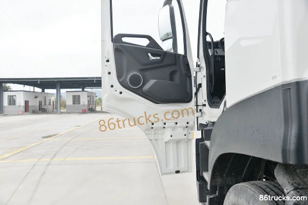 Dongfeng Commercial Vehicle Tianlong KL Standard Load Edition 6X4(10 wheels) Electric battery swap tractor truck 360kWh Cab (2) | 86Trucks