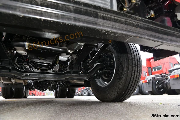 Dongfeng Commercial Vehicle Tianlong VL Heavy Truck 2018 520 hp 6X4(10 wheels) Tractor Truck (Flat Top) Chassis (3) | 86Trucks