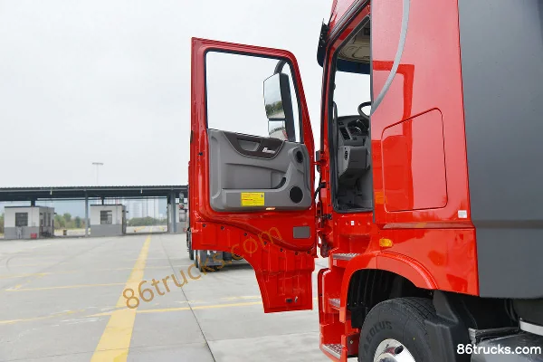 Dongfeng Commercial Vehicle Tianlong Flagship KX Classic Edition 520 hp 6X4(10 wheels) Tractor Truck (China VI) (Axle Ratio 3.64) Cab (1)