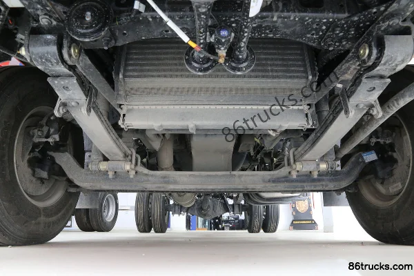SHACMAN Light Truck Delong K5000 130hp 4X2(6 wheels) 4.18m single-row flatbed light truck (China VI) Chassis (1) | 86Trucks