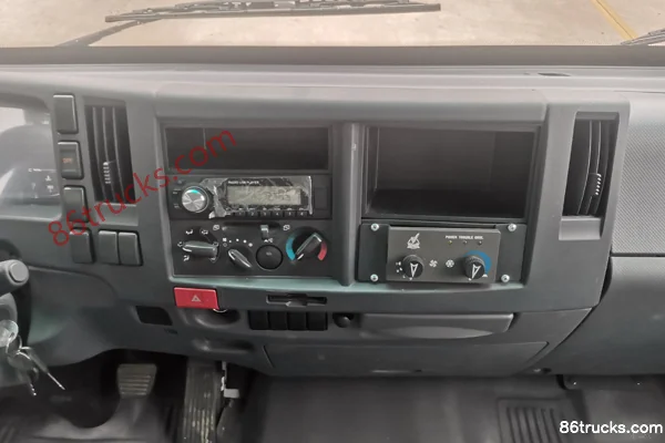 Qingling Isuzu KV100 2023 120 hp 4X2(6 wheels) 2.52m engineering truck (China VI) Cab (3) | 86Trucks