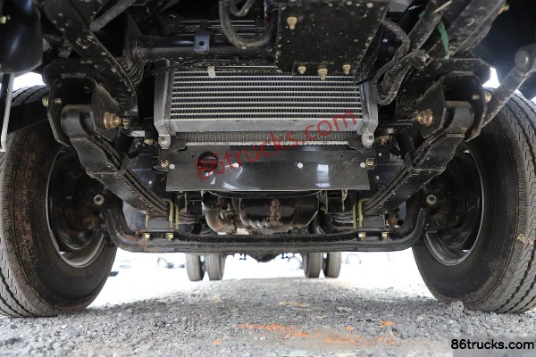 Qingling Isuzu 100P 120 hp 4X2(6 roues) 3.235m double-row flatbed light truck (axle ratio 5.375) Châssis (1) | 86Trucks
