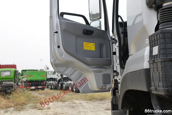 Dongfeng Commercial Vehicle Tianlong KC Heavy Truck 465 hp 6X4(10 wheels) 6m Dump Truck (China VI) Cab (2) | 86Trucks