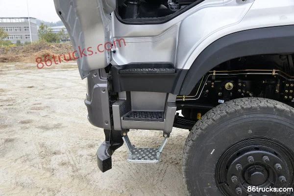 Dongfeng Commercial Vehicle Tianlong KC Heavy Truck 465 hp 8X4(12 wheels) 8.2m Dump Truck (China VI) (Front Axle 9T) Cab (3) | 86Trucks
