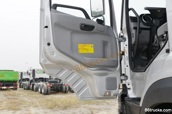 Dongfeng Commercial Vehicle Tianlong KC Heavy Truck 465 hp 8X4(12 wheels) 8.2m Dump Truck (China VI) (Front Axle 9T) Cab (2) | 86Trucks