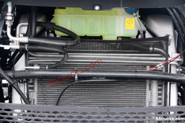 JAC Gallop A5W III Heavy Truck 1.0 Version 350 hp 8X2(10 wheels) 9.4 m Livestock Transport Truck Chassis (3) | 86Trucks