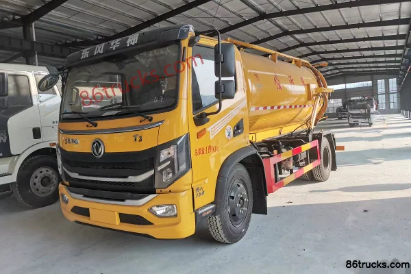 Dongfeng Dongfeng T3 medium truck suction/septic tank truck