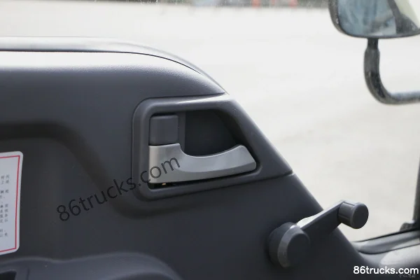 Foton Forland Small Card Star 2 68 hp 4X2(6 wheels) 3.3m Semi-row Van Light Truck Cab (2) | 86Trucks