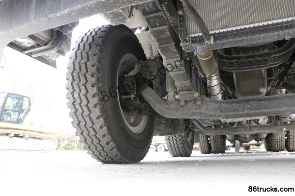 SHACMAN Commercial Vehicle Xuande Yi6 Lightweight Edition 300 hp 8X4(12 wheels) 6m Dump Truck Chassis (2) | 86Trucks