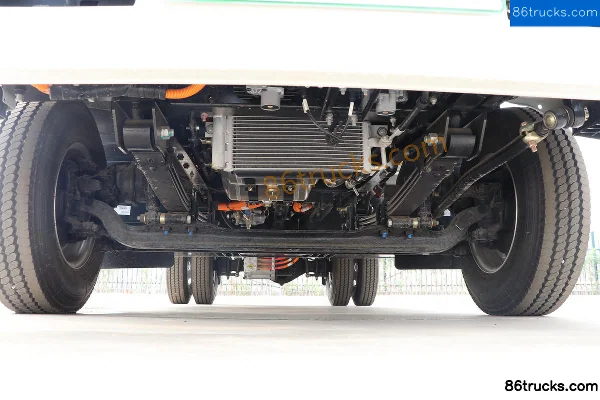 Yutong Wide Body 4.2m single-row pure electric van light truck (aluminum body) 4X2(6 wheels) Chassis (1) | 86Trucks
