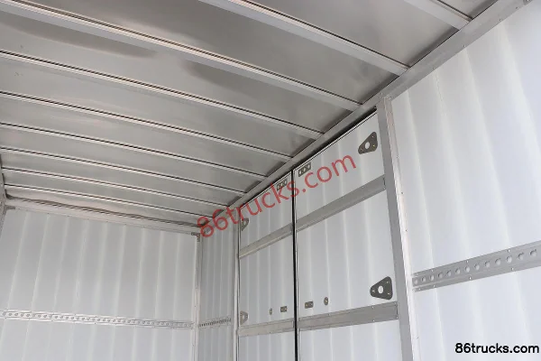 Yutong Wide Body 4.2m single-row pure electric van light truck (aluminum body) 4X2(6 wheels) (2) | 86Trucks