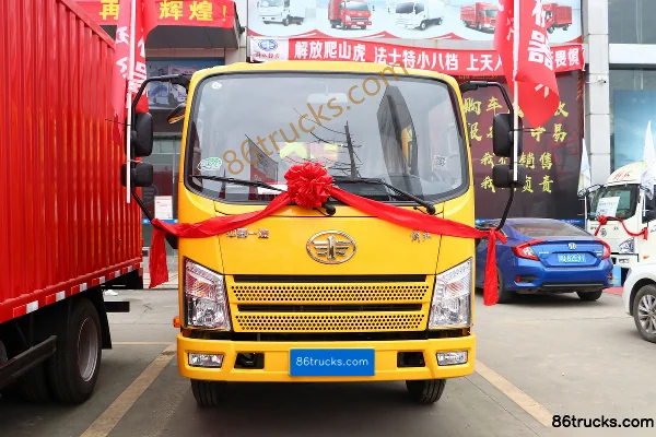 FAW Jiefang Tiger VR 130 hp 4X2(6 wheels) 3.2m Double Row Flatbed Light Truck Exterior (2) | 86Trucks