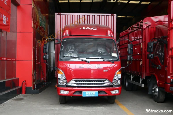 JAC Kangling J5 116 hp 4X2(6 wheels) 4.15m single-row enclosed light truck Exterior (2) | 86Trucks