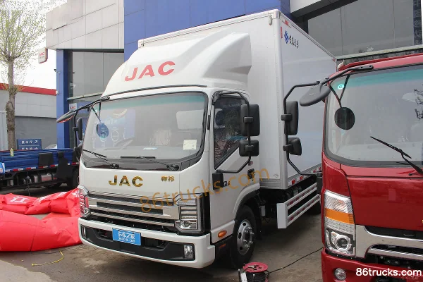 JAC Shuailing Q6 Ice Doctor Supreme Edition 160 hp 4X2(6 wheels) 4.015 m refrigerated truck (China VI) (4.33 ratio) Exterior (3) | 86Trucks