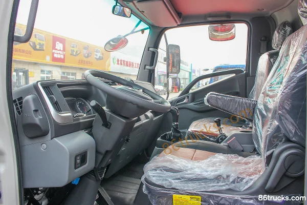 JAC Shuailing Q6 Ice Doctor Supreme Edition 160 hp 4X2(6 wheels) 4.015 m refrigerated truck (China VI) (4.33 ratio) Cab (2) | 86Trucks