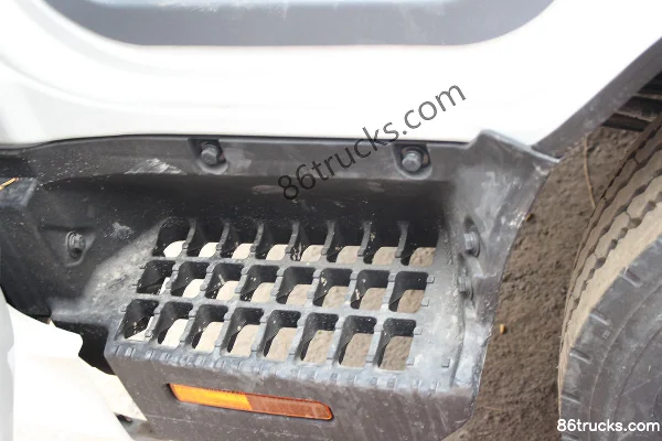 JAC Shuailing Q6 Ice Doctor Supreme Edition 160 hp 4X2(6 wheels) 4.015 m refrigerated truck (China VI) (4.33 ratio) Cab (1) | 86Trucks