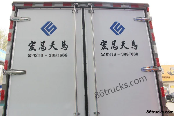 JAC Shuailing Q6 Ice Doctor Supreme Edition 160 hp 4X2(6 wheels) 4.015 m refrigerated truck (China VI) (4.33 ratio) Body (2) | 86Trucks