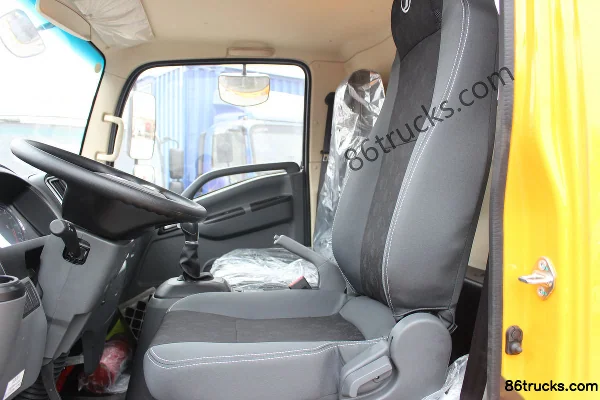 SHACMAN Light Truck Delong K3000 4.18m Pure Electric Flatbed Cargo Truck (Hydraulic Brake) 81.14kWh 4X2(6 wheels) Interior (2) | 86Trucks