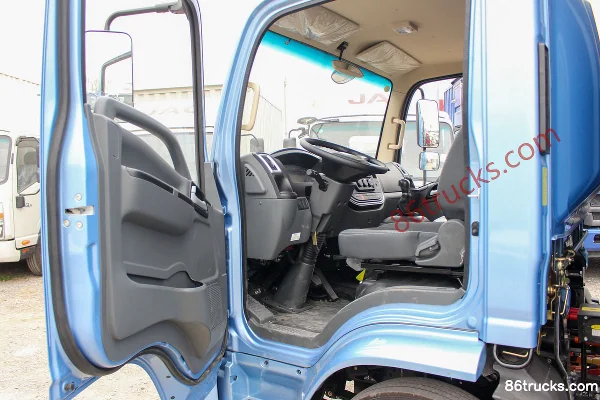SHACMAN Light Truck Delong K3000 4.18m Van Electric Light Truck 98.04kWh 4X2(6 wheels) Interior (1) | 86Trucks
