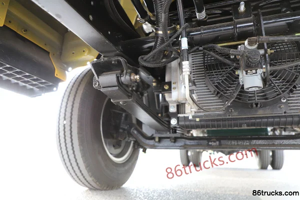 FAW Jiefang Hu VR 130 ch 4X2(6 roues) camion léger à plateau double cabine 3,2 m Châssis (2) | 86Trucks