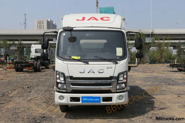 JAC Weiling K5 132hp 4X2(6 wheels) 3.7m Single Row Van Light Truck Exterior (2) | 86Trucks