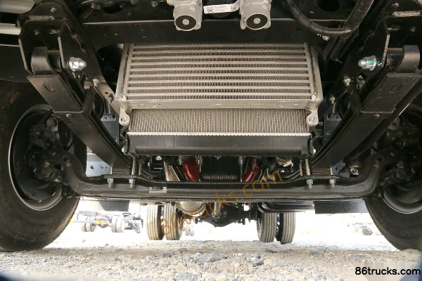 JAC Weiling K5 132hp 4X2(6 wheels) 3.7m Single Row Van Light Truck Chassis (1) | 86Trucks