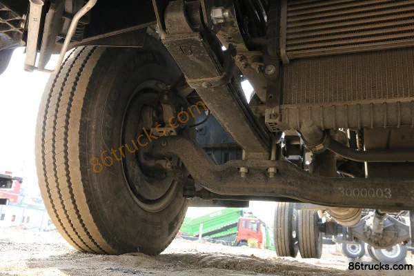 JAC Weiling K6 160 hp 4X2(6 wheels) 3.85m Semi-Row Stake Light Truck (China VI) Chassis (2) | 86Trucks