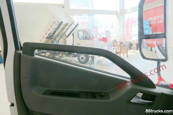 Yuejin Chaoyun H500 Comfort Edition 150 hp 4X2(6 wheels) 4.2m AMT automatic single-row flatbed light truck (China VI) Cab (2) | 86Trucks