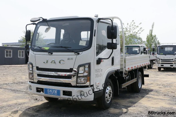 JAC Weiling K5 Value Edition 132hp 4X2(6 wheels) 3.85m Semi-Row Flatbed Light Truck Exterior (3) | 86Trucks