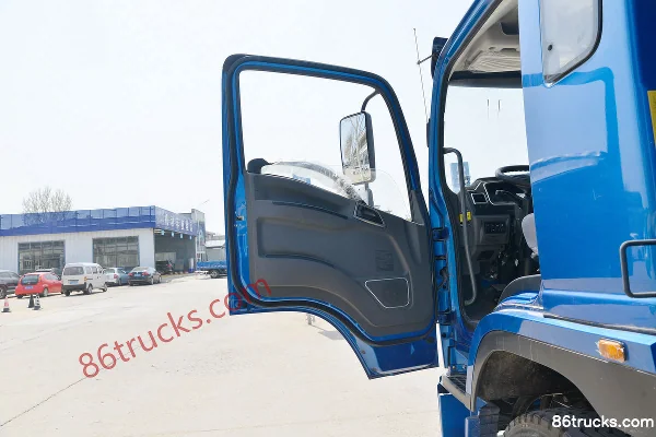 Feidi X6 Series 180 hp 4X2(6 wheels) 5.3m Dump Truck (China VI) Cab (1) | 86Trucks