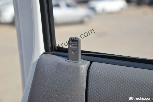 JMC Shunwei petit camion 122 ch 4X2(6 roues) 2,69 m plateau à ridelles cabine double (China VI) (3) | 86Trucks