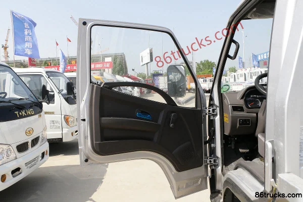 Ouling Little BMW 115 hp 4X2(6 wheels) 3.63m Single Row Flatbed Light Truck (China VI) Cab (1) | 86Trucks