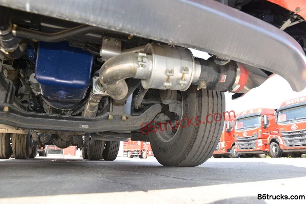 Dongfeng Liuqi Chenglong H5 Heavy Truck 430 hp 6X4(10 wheels) Dangerous Goods Tractor Truck (China VI) Chassis (3) | 86Trucks