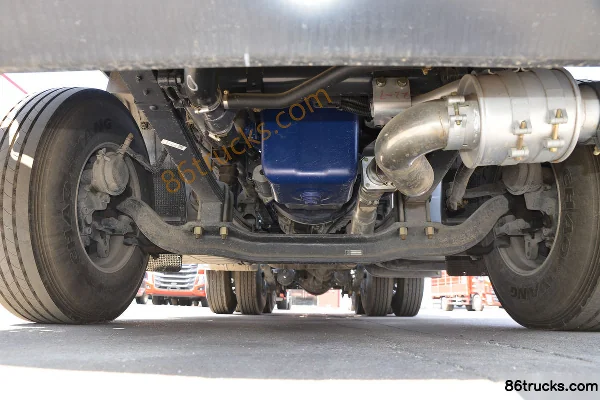 Dongfeng Liuqi Chenglong H5 Heavy Truck 430 hp 6X4(10 wheels) Dangerous Goods Tractor Truck (China VI) Chassis (1) | 86Trucks