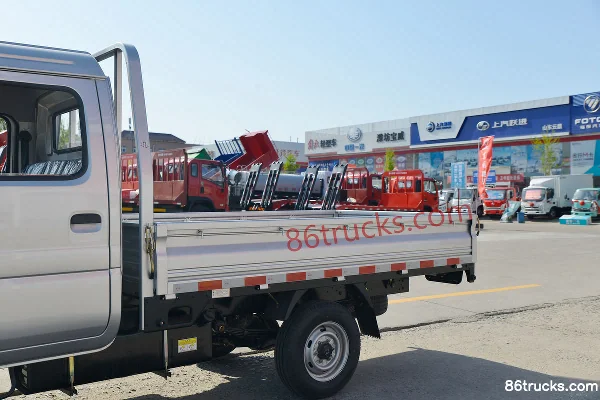 Dongfeng T3 (formerly Xiaobawang W) 1.5L 125 hp 4X2(6 wheels) 2.7m Double Row Flatbed Light Truck (China VI) Body (1) | 86Trucks