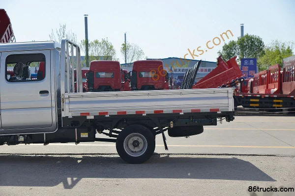 Dongfeng T3 (formerly Xiaobawang W) 1.6L 123 hp 4X2(6 wheels) 2.7m double row flatbed light truck (with A/C) (China VI) Body (2) | 86Trucks