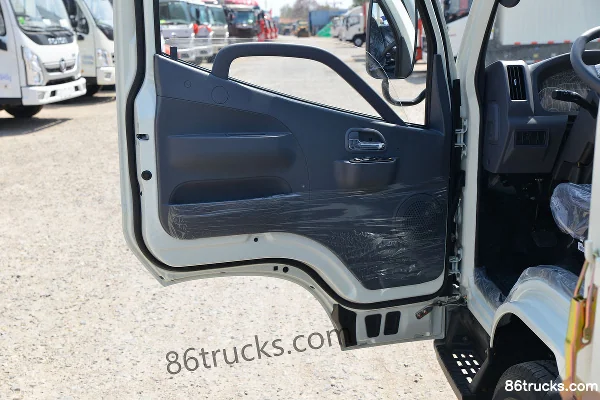 Foton Ollin Jiyun Classic Edition 1.5L 136hp 4X2(6 wheels) Gasoline 3.7m Single Row Flatbed Light Truck (China VI) Cab (2) | 86Trucks