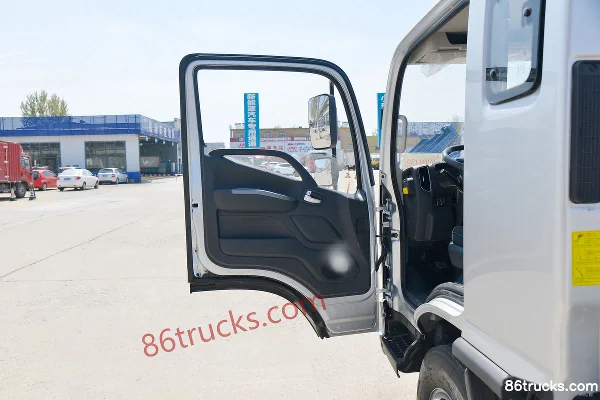 Foton Aumark S3 series Green Pass Seafood version 156hp 4X2(6 wheels) 3.83m semi-row stake truck light truck (China VI) Cab (1) | 86Trucks