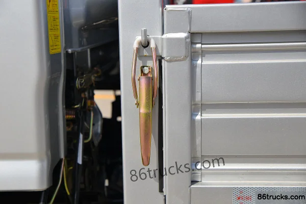 Foton Aumark S1 Series Zhiying Edition 160hp 4X2(6 wheels) 3.83m Semi-Row Stake Light Truck (China VI) Body (3) | 86Trucks