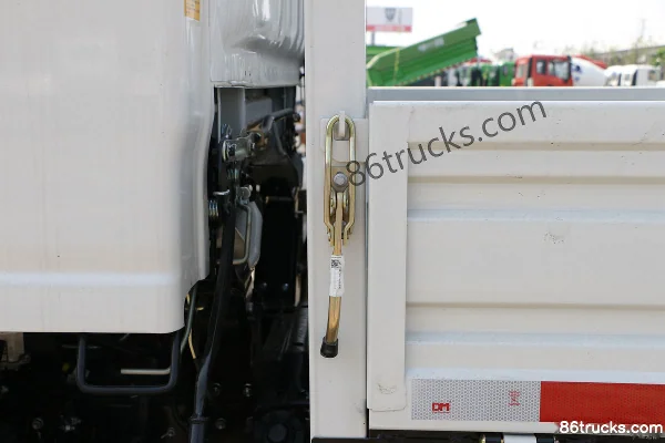 JAC Weiling K3 127 hp 4X2(6 wheels) CNG 4.1m single-row stake truck light truck Body (2) | 86Trucks