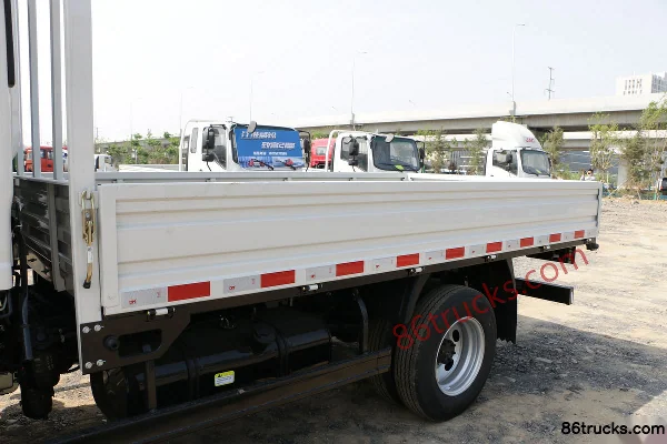 JAC Weiling K3 127 hp 4X2(6 wheels) CNG 4.1m single-row stake truck light truck Body (1) | 86Trucks