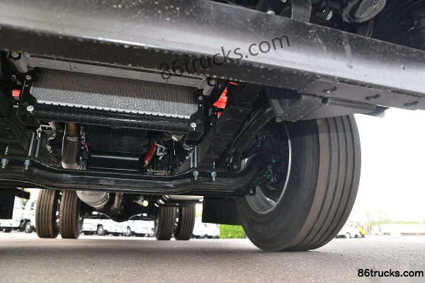 JAC Dewos V8 195hp 4X2(6 wheels) 4.6m Stake Truck (China VI) Chassis (3) | 86Trucks